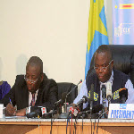 Le prsident de la Ceni Daniel Ngoy Mulunda et son vice Jacques Djoli le 6/12/2011  Kinshasa
