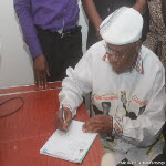 Etienne Tshisekedi dpose sa candidature pour la prsidentielle 2011, le 5/09/2011 