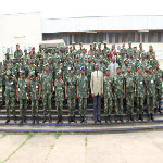 Vice-premier ministre de la dfense et des anciens combattants, Alexandre Luba Ntambo ( en costume-cravate) pose avec des officiers gnraux et suprieurs de Fardc le 25/03/2012 au centre suprieur militaire  Kinshasa
