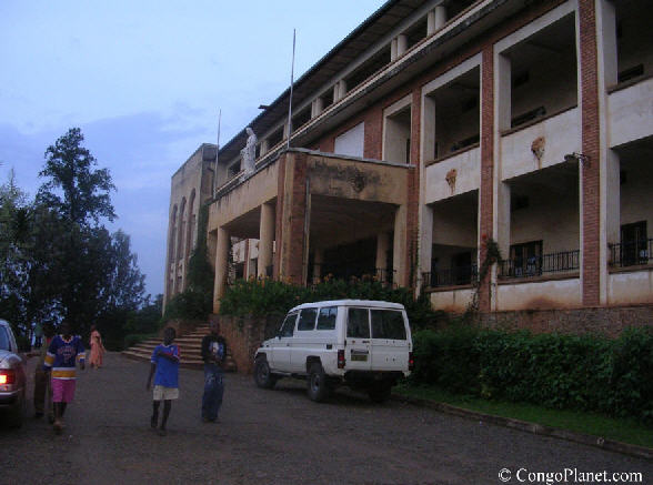 Collge Alfajiri prs de la bibliothque Humanitas (Bukavu, Sud Kivu,2004).