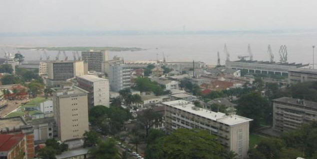 Le fleuve Congo et le port de Kinshasa