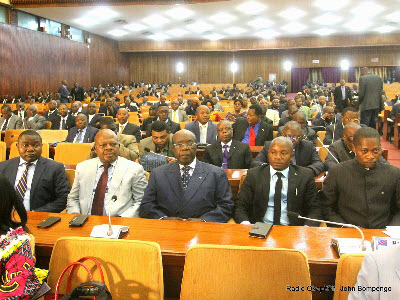 L'Assistance  l'ouverture de la session parlementaire ordinaire le 15/03/2014 au palais du peuple de Kinshasa.