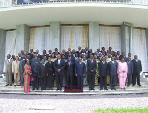 Aprs avoir dploy une intense activit diplomatique, en marge de l'Assemble gnrale des Nations unies o il s'est adress aux membres de la communaut internationale, Joseph Kabila Kabange a regagn Kinshasa le week-end dernier.