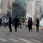 La police disperse les manifestants le 1/9/2011  Kinshasa, lors d'une marche des opposants