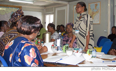 Dans le cadre d'une visite intermission de maintien de la paix des Sections Genre de la MONUC et de la MINUSTAH (Mission de l'ONU en Hati), le bureau de la MONUC  Bukavu a organis le 10 octobre 2007, une journe d'change d'expriences sur le thme : Participation des Femmes Congolaises au processus lectoral en RDC : lections 2005-2006.