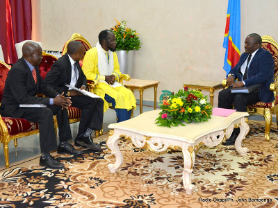 Le Prsident de la RDC, Joseph Kabila recevant le dput Ne Mwanda Nsemi, prsident du parti politique Congo Pax le 3/06/2015 lors de consultation dans son bureau officiel au palais de la nation  Kinshasa