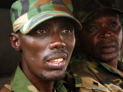 En avant-plan, Sulutani Makenga, le chef de la branche arme de la rbellion du M23  Goma le 20 novembre 2012