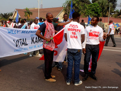 Des partisans de l'UNC le 7/9/2011  Kinshasa, lors du dpt de la candidature de Vital Kamerhe pour la prsidentielle