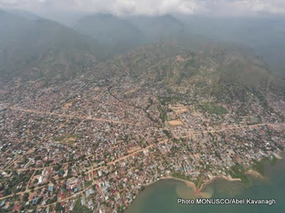 Vue arienne de la ville d'Uvira au Sud-Kivu