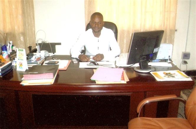 Dans mon bureau au Ministre Provincial des Finances, de l'Economie et du Commerce au Katanga en RDCONGO