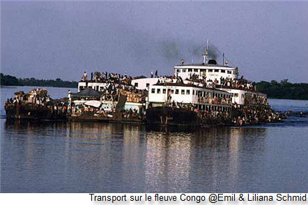 Bateau sur le fleuve Congo