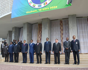 Sur invitation de Son Excellence Monsieur Joseph KABILA KABANGE, Prsident de la Rpublique Dmocratique du Congo et Prsident en exercice de la Communaut Economique des Etats de l'Afrique Centrale (CEEAC), il s'est tenu le 10 mars 2008  Kinshasa un Sommet Extraordinaire des Chefs d'Etat et de Gouvernement des pays membres de la CEEAC.