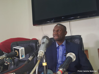 Le slectionneur de la RDC, Florent Ibenge, lors d'une confrence de presse  Kinshasa le 5 juillet 2016. Radio Okapi/Photo Caniche Mukongo.