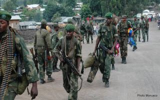 Des soldats des Forces armées de la RDC (FARDC) autour de Goma