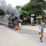 Des pneus brls le 19/01/2015 par des manifestants  Kinshasa qui rpondaient au mot d'ordre de l'opposition congolaise de manifester contre l'adoption de la loi lectorale au parlement