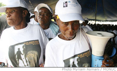 Le ministre du Genre, Famille et Enfant, en collaboration avec le Fonds des Nations Unies pour la Population (UNFPA) et les membres de l'Initiative Conjointe de lutte contre les violences sexuelles, a lanc officiellement le 18 mars 2008  Kinshasa, une campagne nationale d'information, de sensibilisation et de plaidoyer sur les violences sexuelles en Rpublique Dmocratique du Congo.