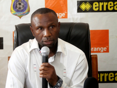 Florent Ibenge lors d'une confrence de presse au sige de la Fdration congolaise de football association (Fecofa) le 18 aot  Kinshasa