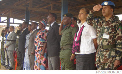 Dmarr le 04 Aot 2007, le projet pilote du gouvernement congolais de dsarmement, dmobilisation et rinsertion des ex-combattants en Ituri, (DDR 3), est officiellement cltur ce lundi 15 octobre 2007  Bunia. Le Ministre congolais des affaires sociales et solidarit nationale qui a prsid la crmonie au nom du gouvernement, a donn un dernier dlai supplmentaire de 72 heures aux combattants encore en brousse pour dsarmer. Il a lanc par la mme occasion, le programme de reconstruction communautaire dans le district.
