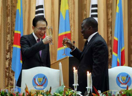 Lee Myung-bak et Joseph Kabila à Kinshasa