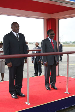 Le prsident de la Rpublique  dmocratique du Congo (RDC), Joseph Kabila Kabange, est arriv  mardi en fin d'aprs-midi dans la capitale gabonaise, pour une visite de travail.  