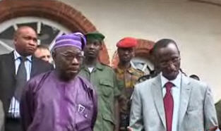 Aprs une rencontre avec l'missaire du secrtaire gnrale de l'ONU en RDC, l'ex-prsident nigrian Olusegun Obasanjo, le chef de guerre Laurent Nkunda a dclar  la presse qu'il est prt  supporter le processus de paix propos par l'ONU et qu'il veut des ngociations directes avec le gouvernement congolais.