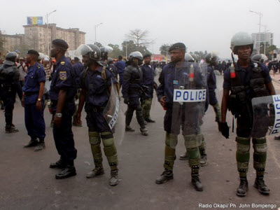 Les lments de la Pnc  Kinshasa lors du dpt de la candidature d’Etienne Tshisekedi