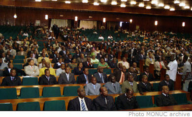 Un geste symbolique et significative de rconciliation a t pos  l'Assemble nationale sous la facilitation du prsident de la Chambre basse du Parlement Vital Kamerhe entre reprsentants des communauts Katangaise et Kasaenne entre lesquelles tait rallume une tension interethnique.