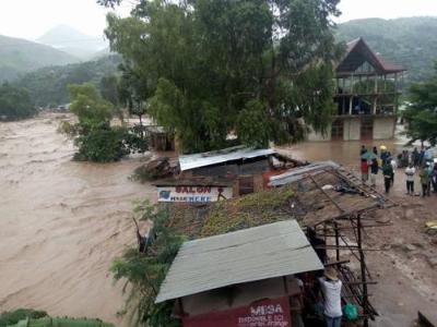 Inondations provoquées par la pluie diluvienne du 17/04/2020 dans la ville d’Uvira. Radio Okapi/Ph Fiston Ngoma.