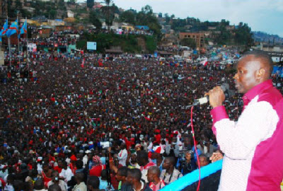 Vital Kamerhe lors d'un meeting  Bukavu en 2011