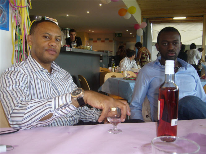 Sady Fuambi et Jean-luc Ilunga. Invités à l'inauguration d'un centre social à Fribourg en Suisse.