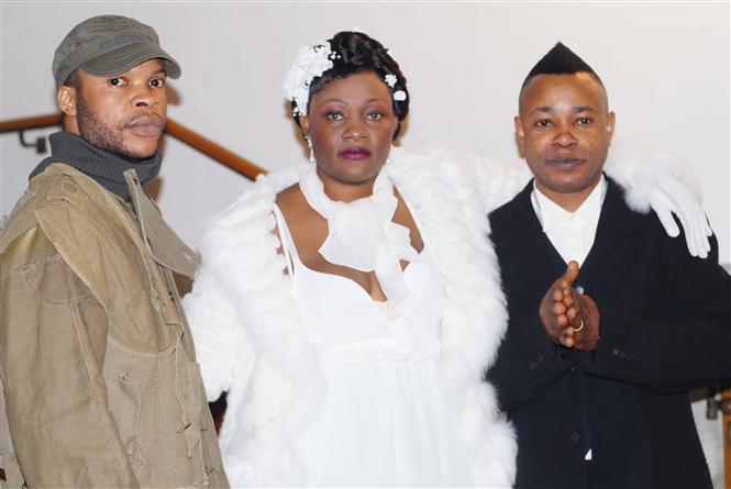 Mariage de Ridjana Kitoko a la tour de peiz suisse canton de vaud