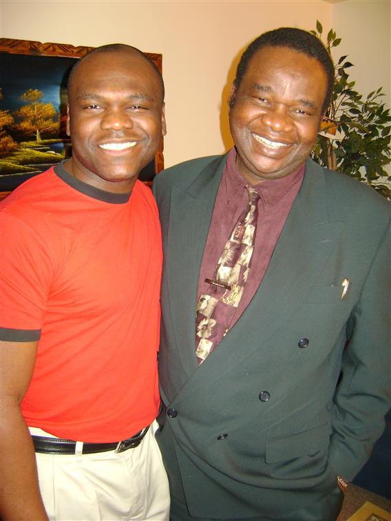 Avec mon fils aîné René, Je rends grâce à l'Éternel (Dr. Léopold Kumbakisaka, Chrétien-Kimbanguiste)