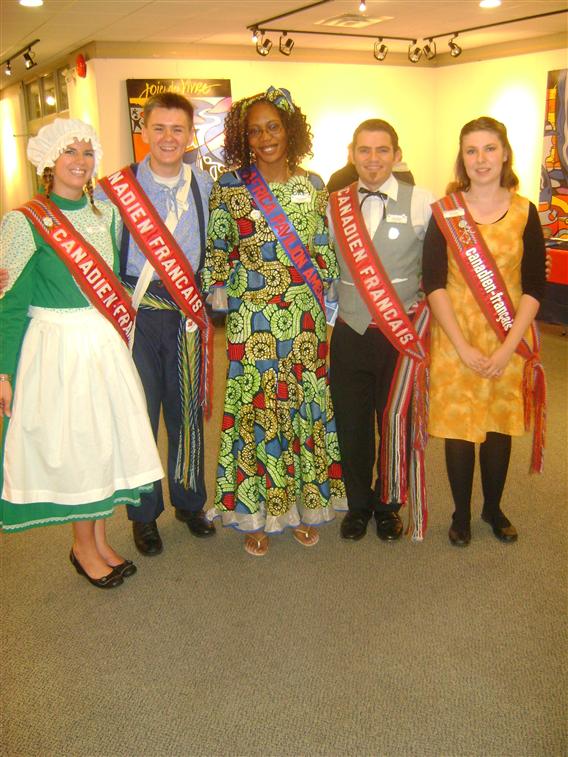 Mama Muilu Patricia Kumbakisaka en compagnie de ses collgues ambassadeurs du pavillon canadien-franais