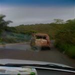 SUR LA ROUTE DE BOMA FORD TRANSIT VENU D'AILLEURS AVEC SON DROLE DE CONVOYEUR.