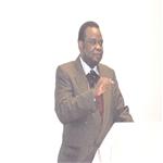 DR. Léopold Jean-Paul Choppard Useni Yumbi Kumbakisaka au cours d'un partage de la parole  ...