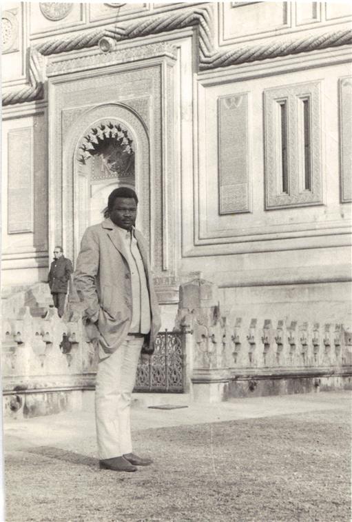 Dr. Léopold KUMBAKISAKA, correspondant de presse dans les Balkans et Directeur à l'AP (Agence de Presse)en 1987
