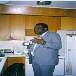 Un verre du lait avant d'aller au travail, Dr. Léopold Kumbakisaka, Journaliste-Recherchis ...