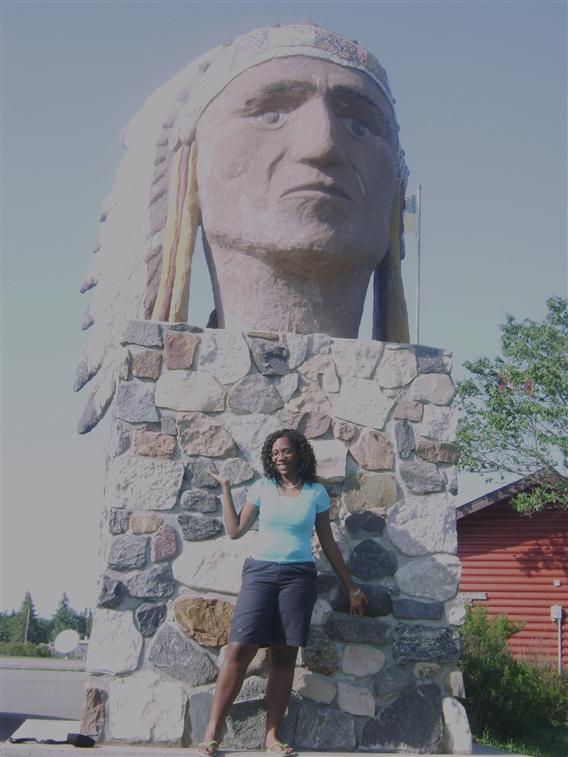 Le monument historique Yellow Head (la tte jaune), Mama Muilu Patricia KUMBAKISAKA (Photo prise par mon pre L. KUMBAKISAKA)