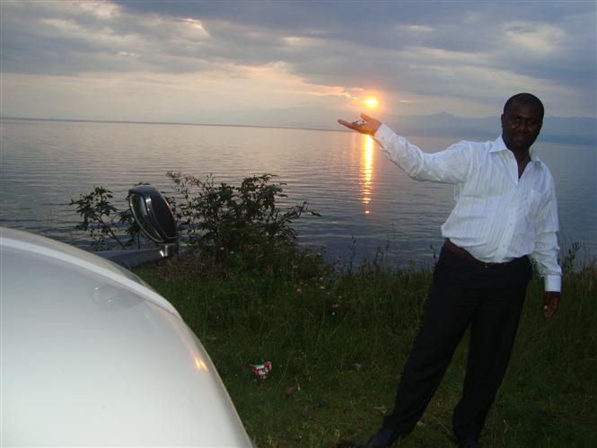 LE COUCHER DE SOLEIL DANS LA VILLE DE GOMA