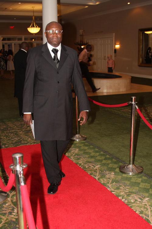 L'entree de ye meyi, Roger Shakembo Moshaki-Shaki le Patriarche. VIP fete de l'independance le 2 juillet 2010 Springfiled, Virginia/USA  