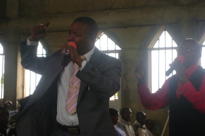 Rev, Pastor Guylain Nzita da Igreja dos Abencoado Cabinda (Les Benis Cabinda-Angola)