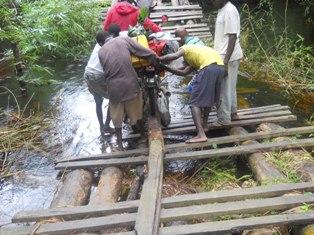 Etat des Ponts da la province de l'quateur cas du pont sur la rivire DUALE territoire de BEFALE 